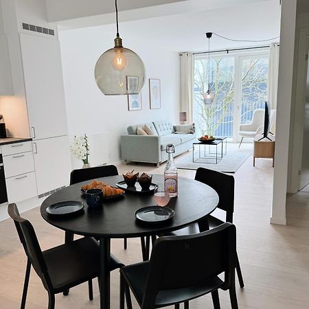 Modern City Center Apartment オールフス エクステリア 写真
